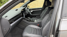 Volkswagen Touareg 3.0 V6 TDI 4Motion Black Edition 5dr Tip Auto Diesel Estate